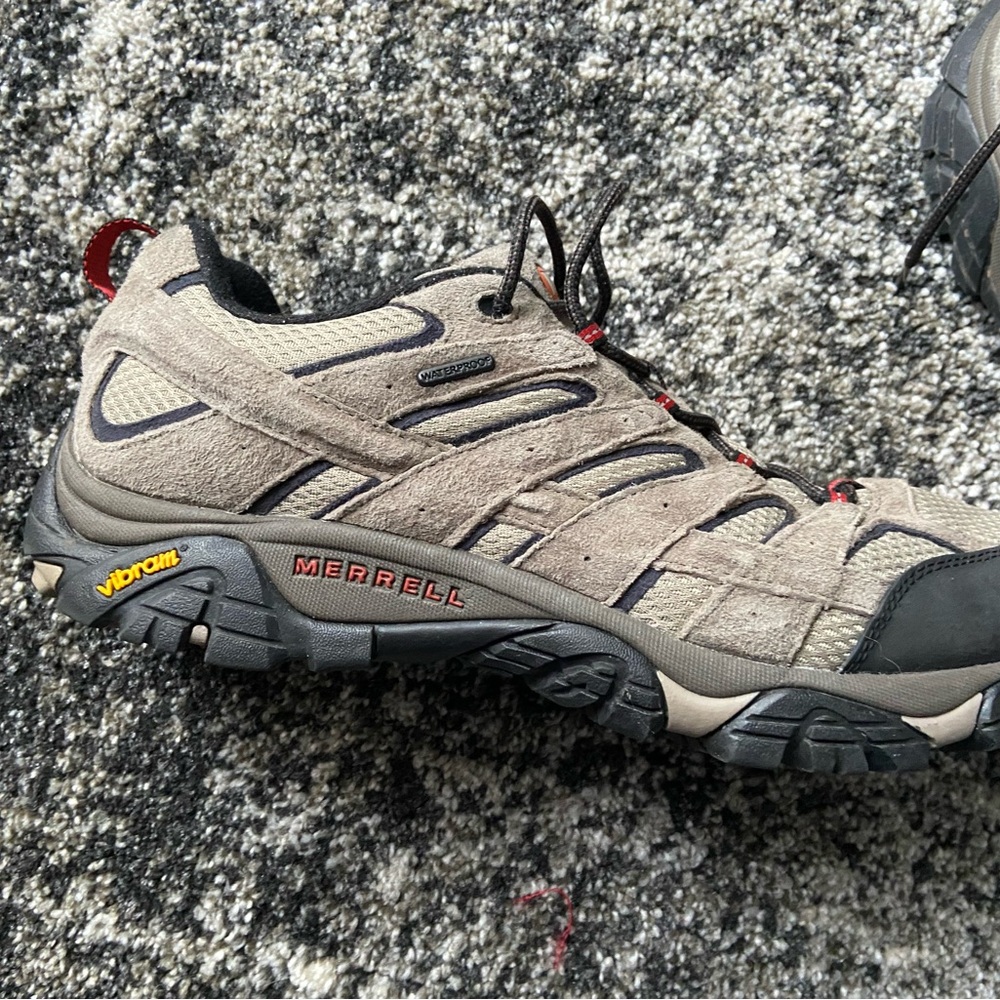 Men’s MOAB 2 hiking shoe
Size 12.5 Wide - Picture 3 of 6